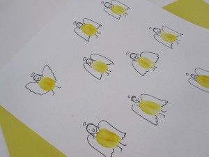 Thumbprint angel craft to make nametags or wrapping paper Fingerprint Cards, Thumbprint Art, Fingerprint Crafts, Fingerprint Art, Christmas Craft Ideas, Print Christmas Card, Christmas Cards Kids, Christmas Card Art, Handprint Crafts