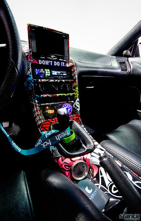 Honda Interior Ideas, Modified Car Interior, Car Interior Stickers, Jdm Interior Ideas, Honda Civic Interior Ideas, Drift Car Interior, Cool Car Interior Ideas, Car Interior Paint, Car Interior Ideas