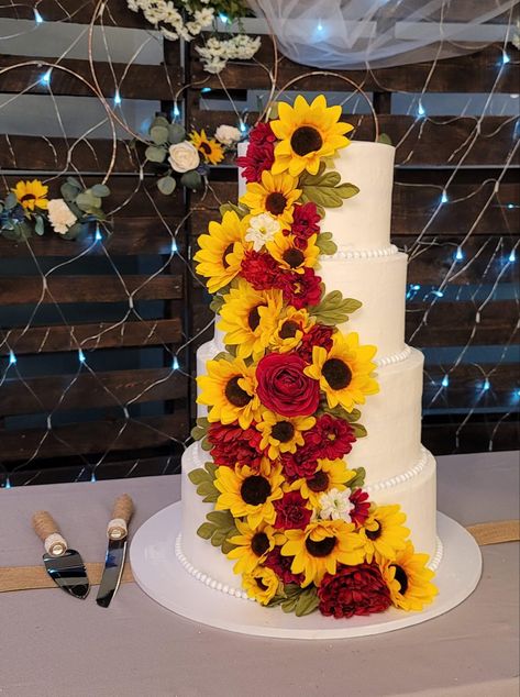 Wedding Red Nails, Red Sunflower Wedding, Red Roses And Sunflowers, Fall Sunflower Weddings, Rose Wedding Theme, Sunflower Wedding Cake, Sunflower Wedding Decorations, Yellow Wedding Theme, Rustic Sunflower Wedding