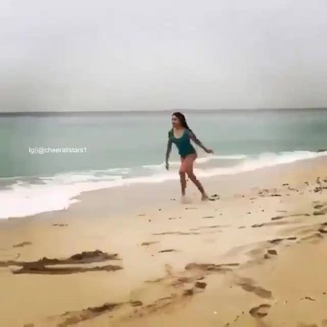 Well executed - 9GAG Front Flip, Joke Of The Day, Slow Motion, Best Funny Pictures, Funny People, Bones Funny, Meme Pictures, Funny Posts, Funny Cute