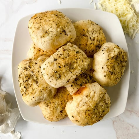 Buttermilk Biscuit Garlic Bread, Garlic Bread From Biscuits, Appetizers With Grands Biscuits, Garlic Bread Made With Biscuits, Canned Biscuit Garlic Bread, Garlic Bread With Biscuits, Garlic Bread Biscuits, Grands Biscuit Recipes, Grand Biscuit Recipes