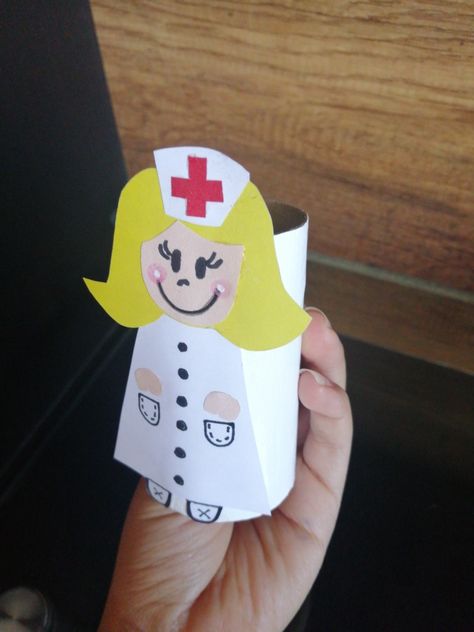 Nurse Crafts For Kids, Nurse Crafts For Preschool, Fireman Crafts, Nurse Crafts, Community Helpers Preschool Activities, Preschool Art Projects, Homeschool Preschool Activities, Montessori Art, Toilet Paper Tube