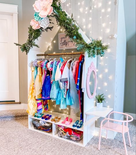 Princess Dress Up Closet Diy, Playroom Ideas Dress Up, Closet In Playroom, Diy Daughters Room, Princess Reading Corner, Fun Toddler Girl Room, Dress Up Wall Ideas, Doll Area In Playroom, Princess Dress Organization