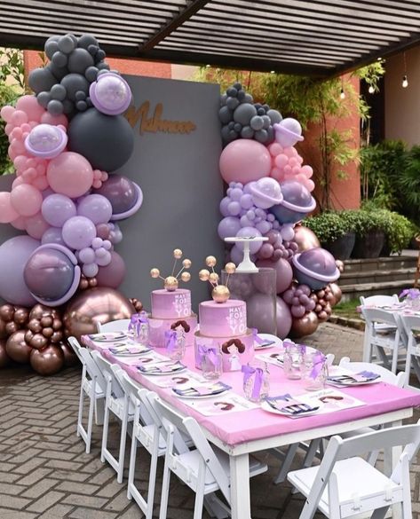 Princess Leia Party, Moon Party Ideas, Football Theme Birthday, Baby First Birthday Themes, Candy Balloons, Pink Party Decorations, Baby Birthday Themes, Space Birthday Party, 13th Birthday Parties