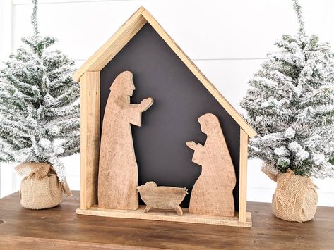 How to Make a Simple DIY Wooden Nativity Diy Wood Nativity, Diy Wooden Nativity, Nativity Scene Diy, Wood Nativity, Wooden Nativity, Christmas Diy Wood, Diy Nativity, Wooden Christmas Tree Decorations, Christmas Nativity Set