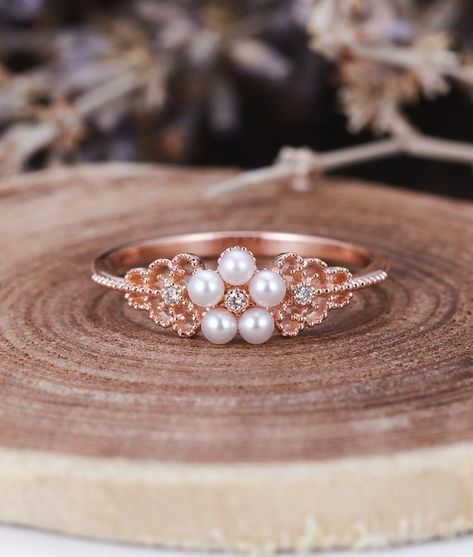 Unique Diamond Wedding Rings, Engagement Ring Women, Wedding Rings Princess Cut, Pearl Engagement Ring, Engagement Ring Rose Gold, Sparkly Things, Jewelry Wedding Rings, Gold Bracelet Cuff, Rose Engagement Ring