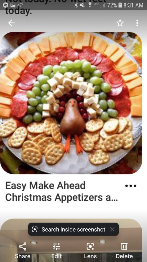 Turkey Shaped Charcuterie Board, Thanksgiving Veggie Tray, Make Ahead Christmas Appetizers, Thanksgiving Snacks, Thanksgiving Appetizer Recipes, Turkey Cheese, Charcuterie Inspiration, Thanksgiving Treats, Thanksgiving Dishes