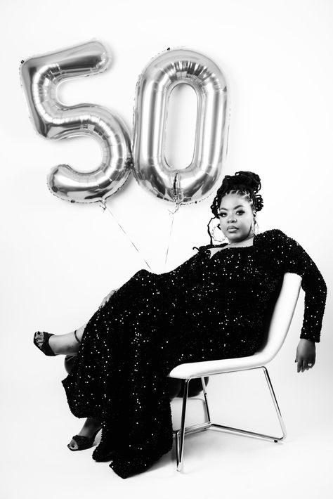 50th Birthday Photoshoot Ideas For Women, 50th Birthday Photoshoot, 60 Balloons, Birthday Photoshoot Ideas, Bday Shoot, 50th Bday, Simple Cake, Birthday Shoot, 50 And Fabulous