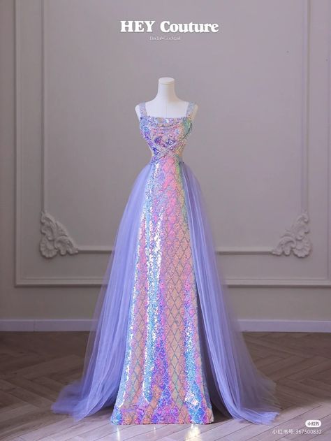 Hey Couture, Debut Ideas, Iridescent Dress, Magical Dress, Dress With Train, Pretty Prom Dresses, Oil Slick, Formal Party Dress, Fairytale Dress