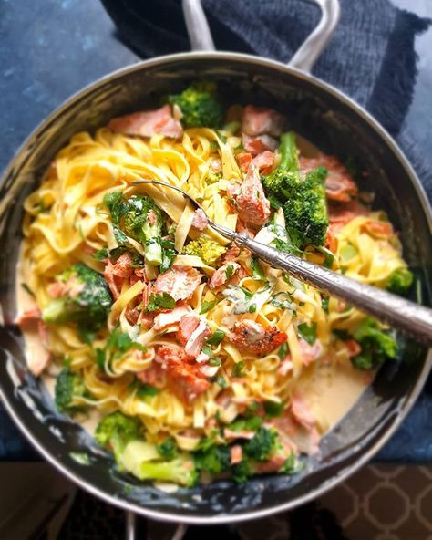 Creamy Lemon Garlic Salmon and Broccoli Tagliatelle Salmon Tagliatelle Recipes, Salmon And Broccoli Pasta, Salmon Tagliatelle, Tagliatelle Recipe, Week Meals, Lemon Garlic Salmon, Being Social, Fancy Dinners, Salmon And Broccoli