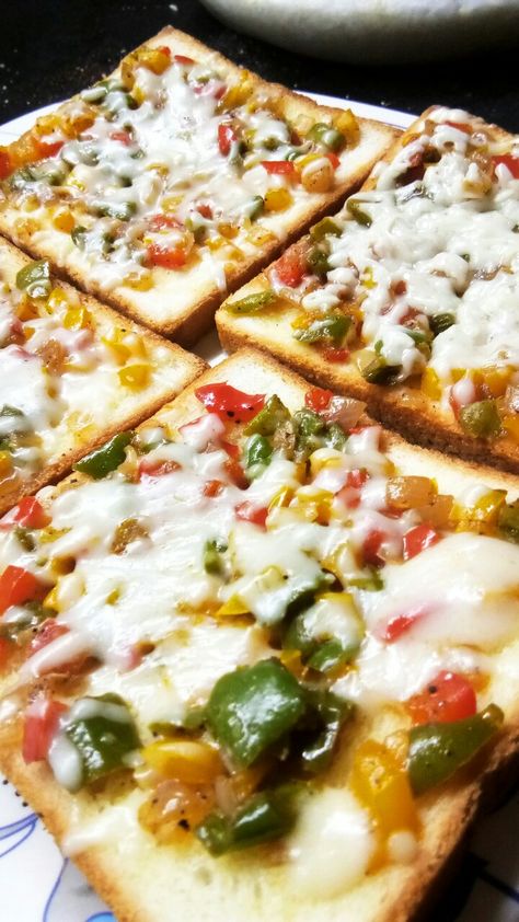 Breakfast Indian Snapchat, Pizza Snap, Snap Pics, Quick Lunch Recipes, Rubix Cube, Bread Pizza, Vegetarian Snacks Recipes, Learn Astrology, Vegetarian Snacks