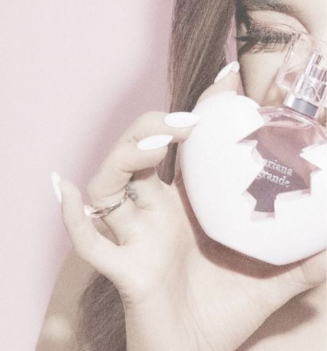 Ariana Grande Aesthetic Widget, Ariana Grande Widget Pink, Ariana Grande Perfumes Aesthetic, Pink Ariana Grande Aesthetic, Ariana Grande Perfume Aesthetic, Ariana Grande Pink Aesthetic, Pink Ariana Grande, Ariana Grande Details, Ariana Grande Pink