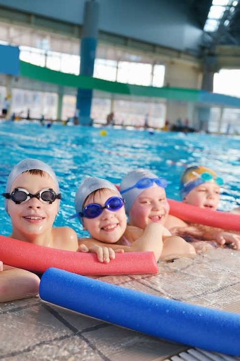 Swimming Post Ideas, Kids In Pool, Swimming Pool Photography, Swimming Lessons For Kids, Swimming For Beginners, Teach Kids To Swim, Children Swimming Pool, Family Swimming, Swimming Pictures