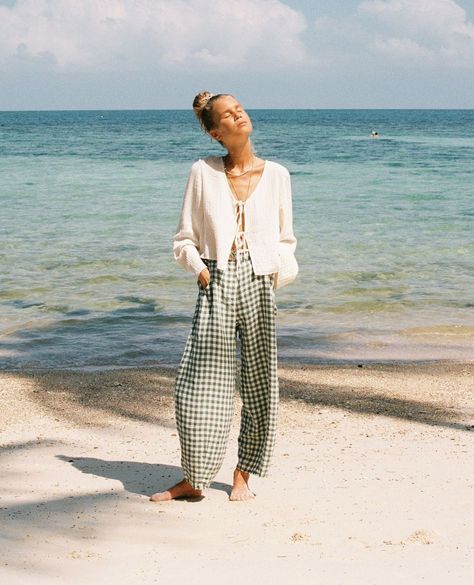 Gingham Trousers, Gingham Linen, Gingham Pants, Beach Attire, Green Gingham, Linen Trousers, Comfortable Outfits, Pants Outfit, Natural Linen