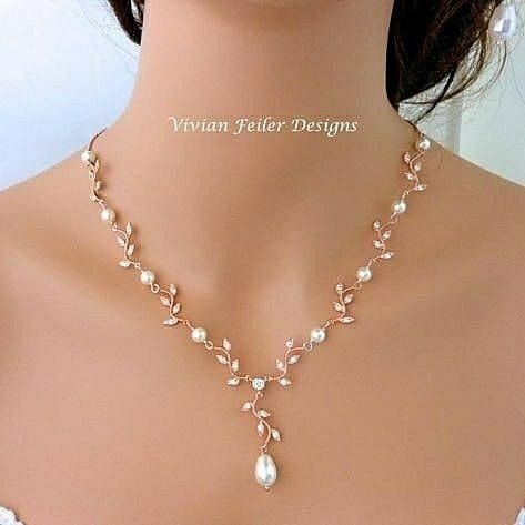 Minimalist Silver Necklace, Simple Elegant Jewelry, Gold Jewelry Prom, Prove Them Wrong, Neck Pieces Jewelry, New Gold Jewellery Designs, Fancy Jewelry Necklace, Online Communication, Fancy Jewellery Designs