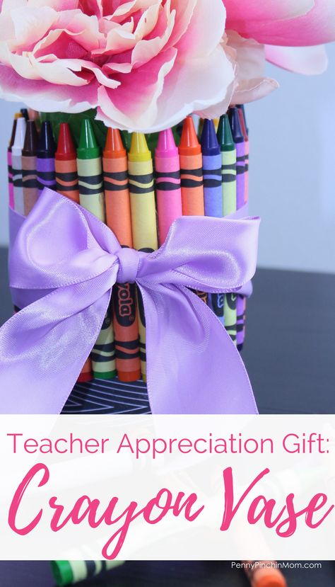 Teacher appreciation gift idea: crayon vase  teacher gifts | teacher gift DIY | easy teacher gift | easy crayon gift | craft idea | thank you gift Diy Teacher Christmas Gifts, Easy Teacher Gifts, Crayon Gifts, Diy Crayons, Budget Crafts, Gifts Teacher, Vinyl Gifts, Diy Teacher Gifts, Gift Diy