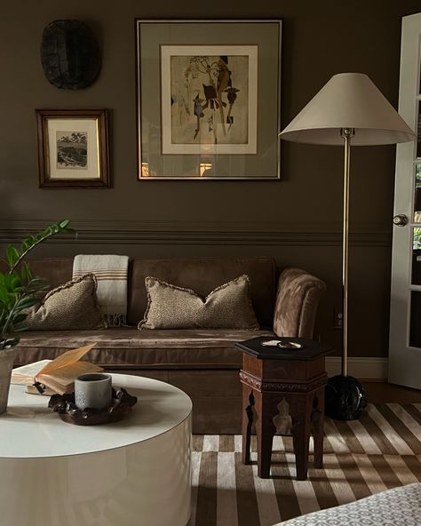 Cozy Living Room Ideas, Luxury Sofa Living Room, Brown Rooms, Hotel Boutique, Apartment Inspiration, Living Room Inspo, Living Room Ideas, Apartment Living Room, Front Room