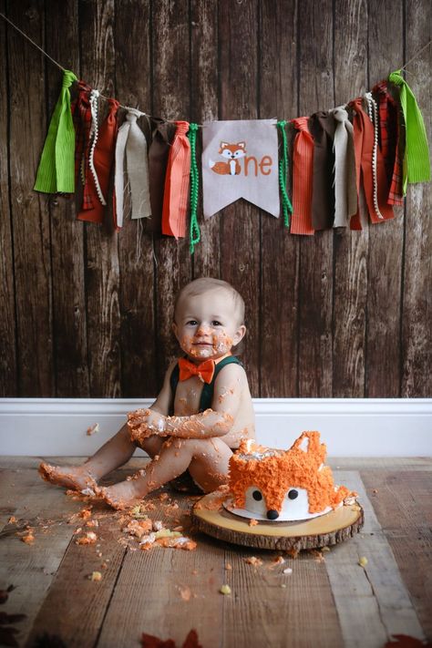 Woodland Theme Cake Smash, Smash Cake Woodland, Woodland First Birthday Smash Cake, Woodland Smash Cake, Woodland 1st Birthday Boy, Fox Party Ideas, Fox Birthday Party Boys, Fox Cake Ideas, Woodland Cake Smash