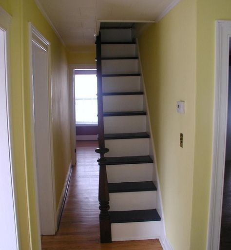 Traditional Attic Stairs - Types of Attic Stairs Attic Rooms Ideas, Attic Staircase, Garage Attic, Attic Loft, Attic House, Loft Stairs, Attic Flooring, Attic Conversion, Attic Design