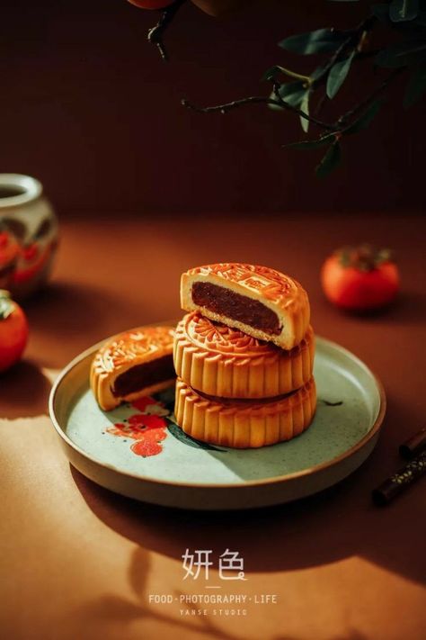 Cny Food Photography, Chinese Product Photography, Mooncake Photography, Dark Food Photography, 2023 Pink, Food Photoshoot, Dessert Photography, Cake Photography, Food Photography Inspiration