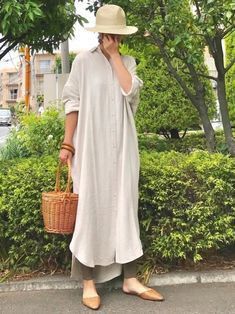 Japanese Minimalist Fashion, Linen Style Fashion, Minimalist Moda, Japanese Minimalist, Minimalist Fashion Women, Linen Fashion, Casual Hijab Outfit, Muslim Fashion Outfits, Muslimah Fashion Outfits