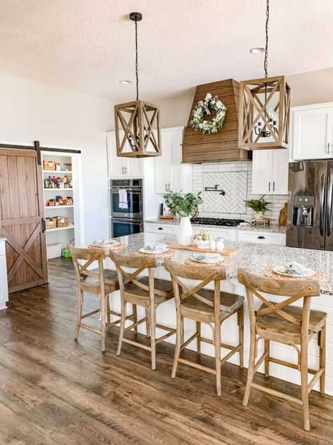 Double Oven Farmhouse Kitchen, Farmhouse Kitchen Update, Kitchen Ideas Boho Farmhouse, Farmhouse Kitchen Double Oven, Neutral Rustic Kitchen, Farmhouse Neutral Kitchen, Farmhouse Chic House, Modern Farmhouse Kitchen With Island, Neutral Cozy Kitchen