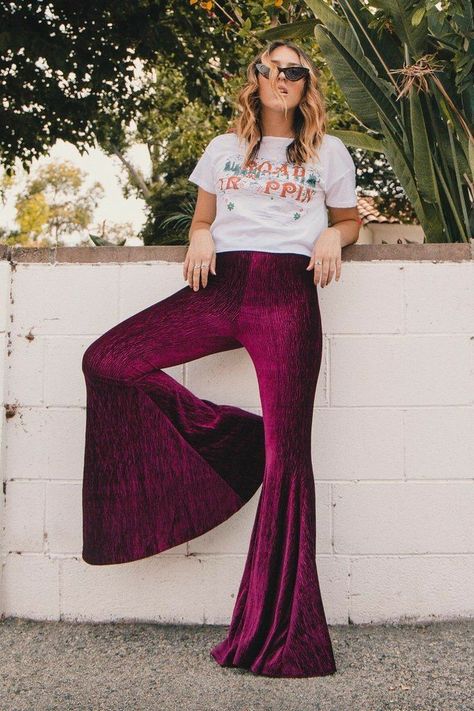 Bell Bottom Jeans Aesthetic, Velvet Bell Bottoms, 70s Inspired Fashion, Pastel Outfit, Bohemian Hippie, Velvet Pants, Moda Vintage, Hippie Outfits, Bell Bottom