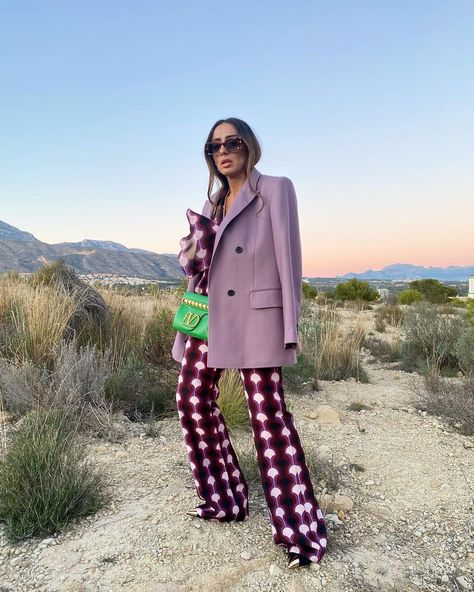 Laura Eguizabal, Eclectic Outfits, Street Style Edgy, Womenswear Fashion, Fashion 101, Retro Print, Cool Street Fashion, Fashion Week Street Style, Mode Vintage