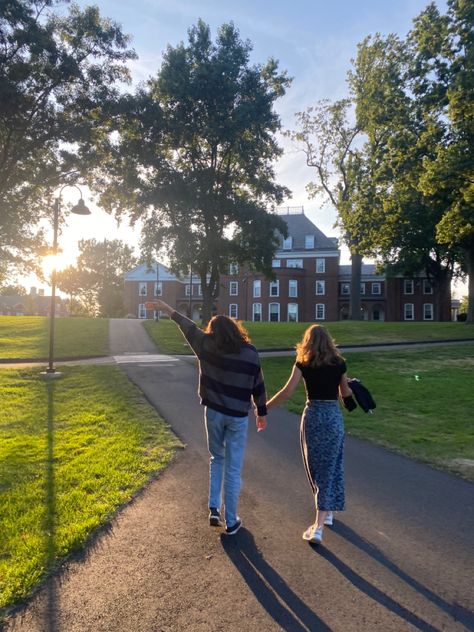 Choate Rosemary Hall, Boarding School Life, Uk College, University Housing, School Hall, College Vision Board, Exchange Student, Uni Life, College Aesthetic