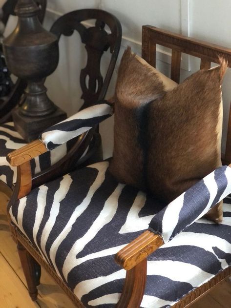 Zebra Living Room, African Living Rooms, Bush Camp, Zebra Chair, Interior Design Course, Afrocentric Decor, British Colonial Decor, African Interior, Campaign Furniture