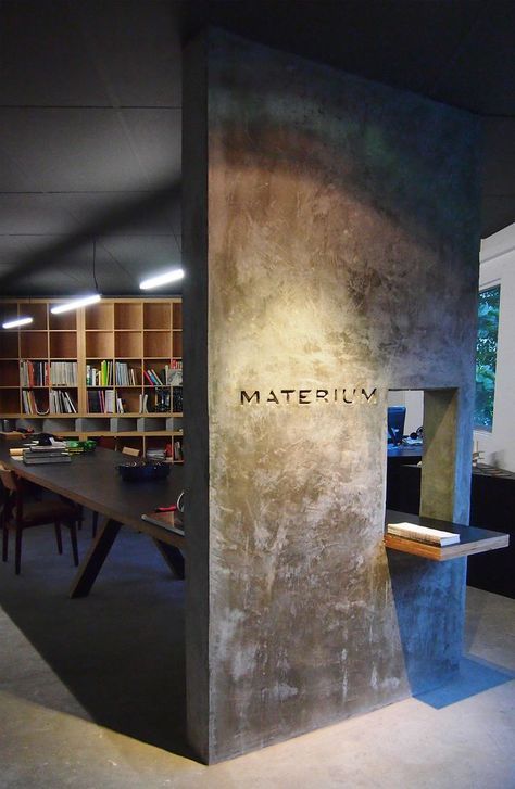 Concrete Partition Wall, Concrete Office Design, Office Relaxation Room, Industrial Feature Wall, Concrete Office Interior, Design Office Ideas, Concrete Walls Interior, Concrete Office, Concrete Studio