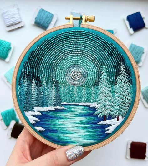 Christmas Tree Landscape, Winter Landscapes, Diy Embroidery Designs, Beadwork Embroidery, Tree Landscape, Contemporary Embroidery, Hand Embroidery Projects, Creative Embroidery, Sewing Embroidery Designs