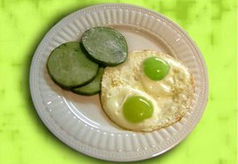 Dr. Seuss Green Eggs and Ham for St. Patrick's Day Green Eggs And Ham Recipe, Big Green Egg Recipes, Breakfast Pie, Ham Breakfast, Book Themed Party, Green Egg Recipes, Wacky Wednesday, Ham And Eggs, Ham Recipe