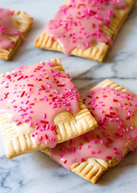 Berry Poptarts, Homemade Pop Tarts, Poptart Recipe, Packaged Snacks, Pop Tart, Breakfast Items, Food Inspo, Sweets Treats, Brunch Recipes