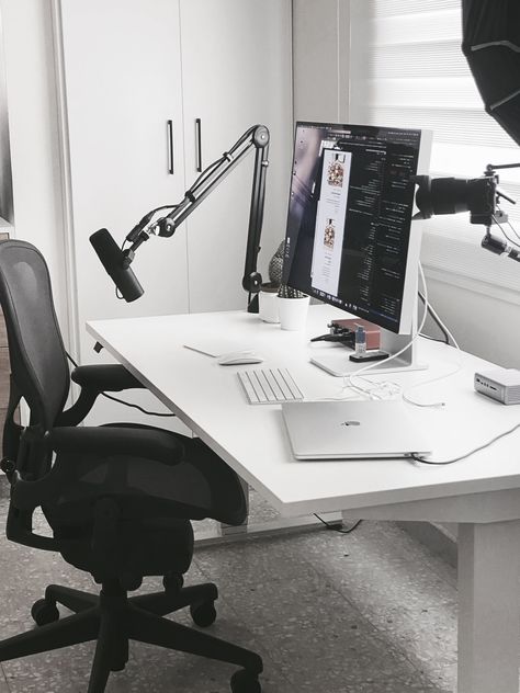 White Desk Setup Work Spaces, Desk Setup Workspace Inspiration, Desk Setup Workspace, Simple White Desk, White Standing Desk, White Desk Setup, Home Office Set Up, Design Engineer, Computer Desk Setup