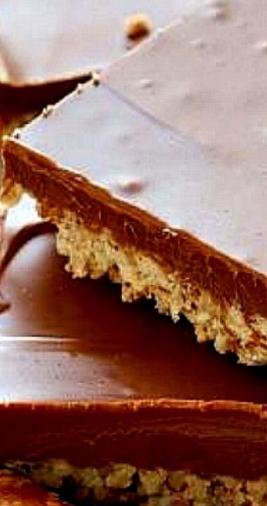 Peanut Butter Squares Recipe, Chocolate Pretzel Bars, Chocolate Peanut Butter Squares, Peanut Butter Pretzel Bars, Butter Squares, Peanut Butter Squares, Pretzel Bars, Baked Pretzels, Butter Pretzels