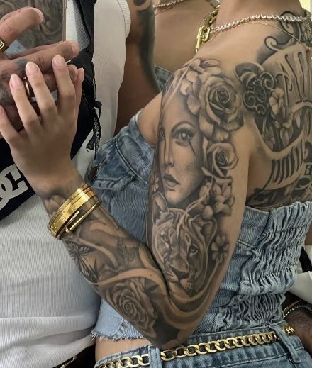 Athena Sleeve Tattoo, Woman Sleeve Tattoo Ideas Unique, Beautiful Hand Tattoos For Women, All Arm Tattoo, Girl Arm Sleeve Tattoo, Angel Sleeve Tattoo Women, Bicep Tattoo Women Sleeve, Medusa Hand Tattoos For Women, Womans Sleeve Tattoo Ideas