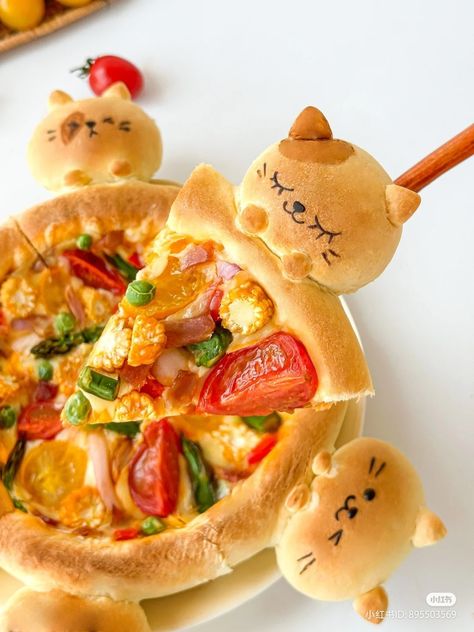 Cute Meals, Animal Shaped Foods, Cat Pizza, Cute Pizza, Kawaii Cooking, Easy Food Art, Think Food, Food Recepie, Kawaii Food