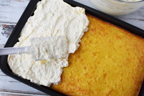 Pineapple Sunshine Cake - BubbaPie Cake Mix And Cool Whip, Orange Pineapple Cake Recipe, Pineapple Sunshine Cake Recipe, Pig Pickin Cake Recipe, Pig Pickin Cake, Pineapple Sunshine Cake, Easter Desserts Cake, Orange Pineapple Cake, Whip Frosting