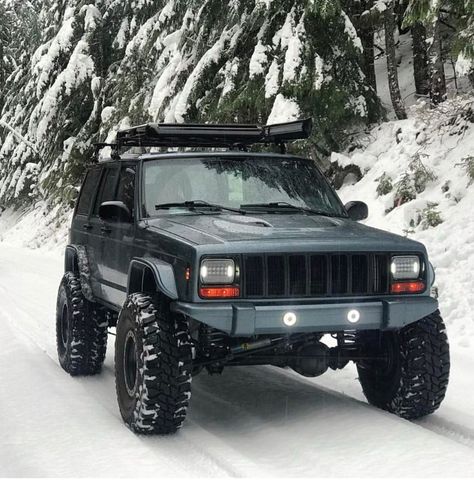 Jeep Cheeroke, Jeep Xj Mods, Badass Jeep, Old Jeep, Lifted Jeep, Custom Jeep, Offroad Jeep, Classic Cars Trucks Hot Rods, Jeep Xj