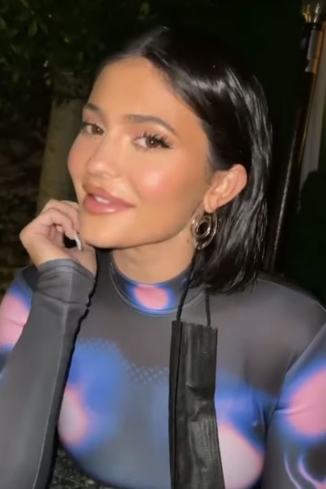 Kylie Bob Haircut, Kylie Jenner Bob Haircut, Kylie Short Hair, Kylie Jenner Bob, Kylie Jenner Haircut, Kylie Jenner Black Hair, Kylie Jenner Short Hair, Black Bob Haircut, Black Hair With Blonde Highlights