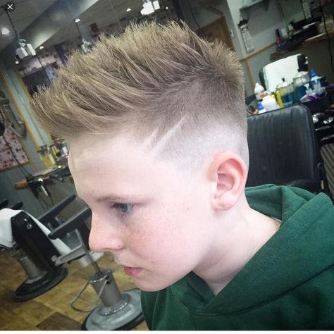 Side lines Barber Haircuts Fade, Star Haircut, Cool Hairstyles For Boys, Cool Hair Designs, Boy Haircuts Short, Cool Boys Haircuts, Toddler Boy Haircuts