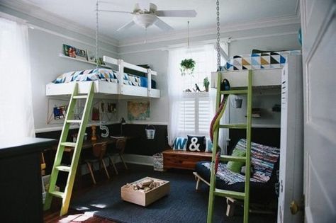 Room With Bunk Beds, Minimalist Loft, Boys Shared Bedroom, Diy Loft Bed, Loft Beds, Shared Bedroom, Twins Room, Tiny House Decor, Shared Bedrooms