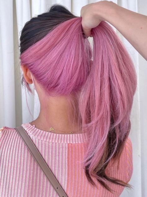 long black hair with pink underneath Brown To Pink Balayage, Pink Balayage, Underneath Hair Color Ideas, Underneath Hair Color, Hidden Hair Color, Peekaboo Hair Colors, Two Tone Hair, Underneath Hair, Korean Hair Color