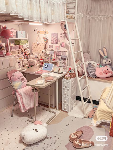 Loft Bed Big Room, Pink Room Loft Bed, Kawaii Loft Bed, Pink Loft Bed, Loft Bedroom Aesthetic, Cute Loft Bed, Nyc Rooms, Loft Bed Plans, Cute Bedroom Ideas