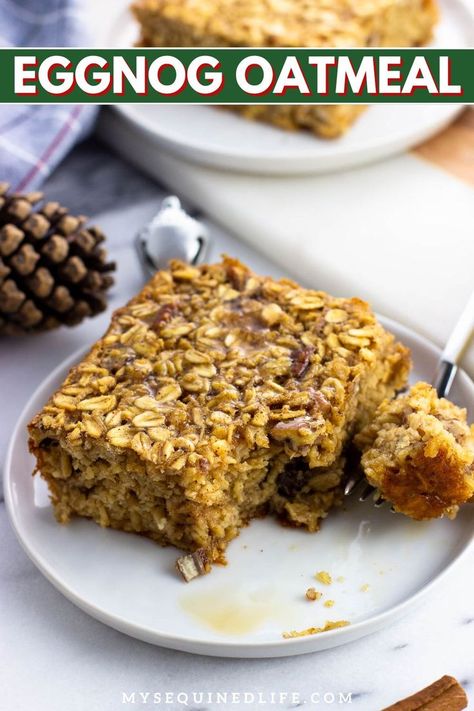 A square of baked eggnog oatmeal on a plate drizzled with maple syrup. Easy Food Gifts, Italian Christmas Recipes, Christmas Appetizers Party, Christmas Eve Dinner, Christmas Morning Breakfast, Italian Christmas, Morning Breakfast, Cookie Exchange, Christmas Breakfast