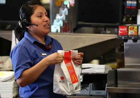 Fast Food Workers, Restaurant Manager, Mcdonald's Restaurant, Fast Food Items, Man Cooking, High Fat Foods, Restaurant Management, Fast Food Chains, Dessert Options