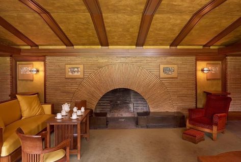 Frank Loyd Wright Interior, Frank Loyd Wright Houses, Yellow Vibe, Frank Lloyd Wright Interior, Darwin Martin House, Melting Butter, Frank Lloyd Wright Architecture, Frank Lloyd Wright Buildings, Frank Lloyd Wright Homes