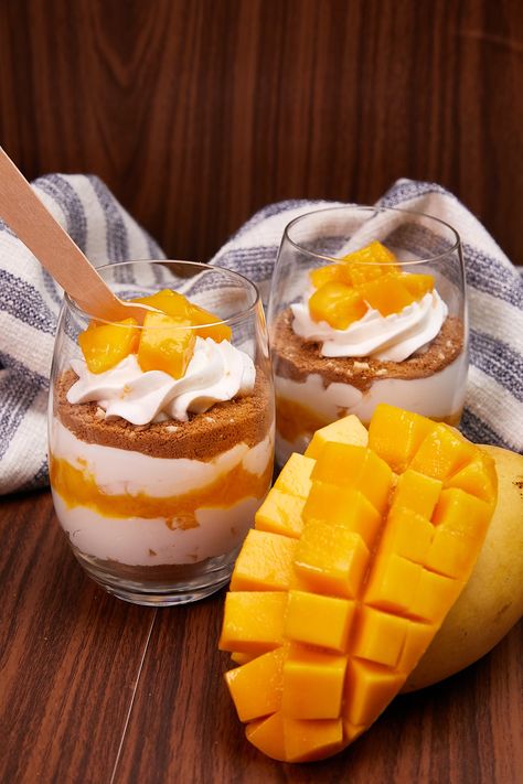 Mango Tapioca Recipe, Mango Graham Float, Mango Graham Cake, Pinoy Merienda, Graham Recipe, Mango Graham, Graham Cake, Mango Float, Dessert Shooters