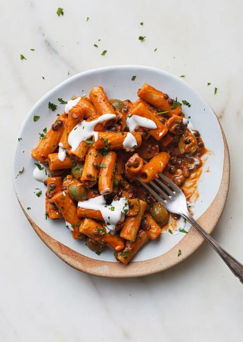 High Protein Harissa + Lentil Pasta - SO VEGAN Harissa Pasta, Olive Oil Pasta, Lentil Pasta, Protein Pasta, Meatless Recipes, Vegetarian Pasta, Vegetable Puree, Allergy Friendly Recipes, Gluten Free Pasta